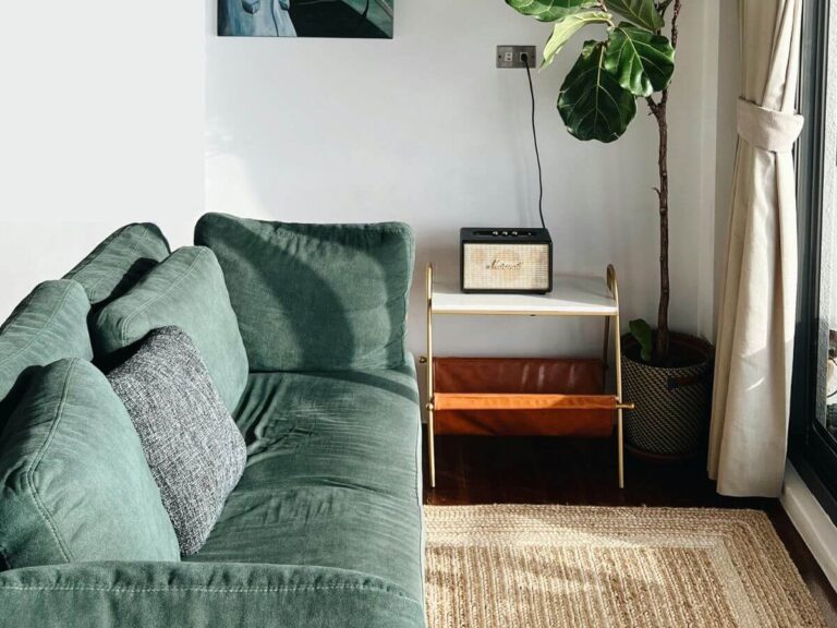 The Rules for a Good Small Living Room Layout – Small Space Living